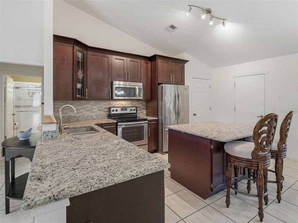 For Sale: $629,000 (3 beds, 2 baths, 1833 Square Feet)