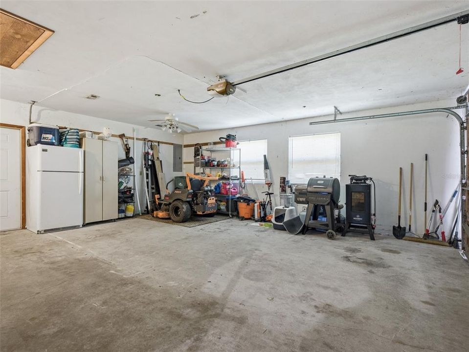 For Sale: $629,000 (3 beds, 2 baths, 1833 Square Feet)