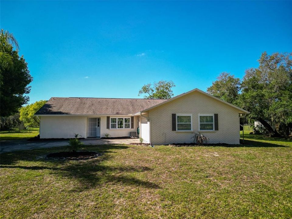 For Sale: $629,000 (3 beds, 2 baths, 1833 Square Feet)