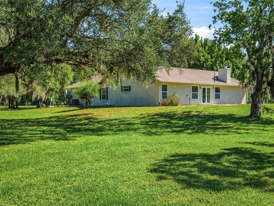 For Sale: $629,000 (3 beds, 2 baths, 1833 Square Feet)
