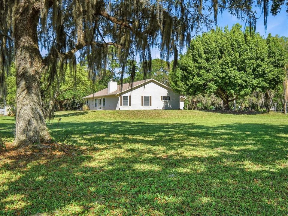 For Sale: $629,000 (3 beds, 2 baths, 1833 Square Feet)