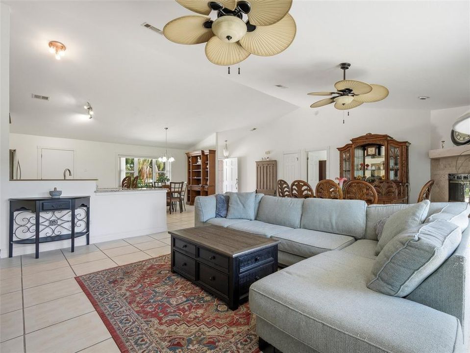 For Sale: $629,000 (3 beds, 2 baths, 1833 Square Feet)