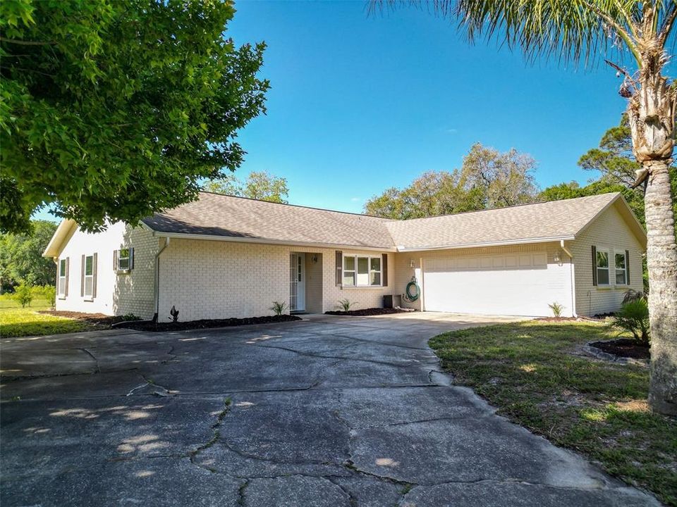 For Sale: $629,000 (3 beds, 2 baths, 1833 Square Feet)