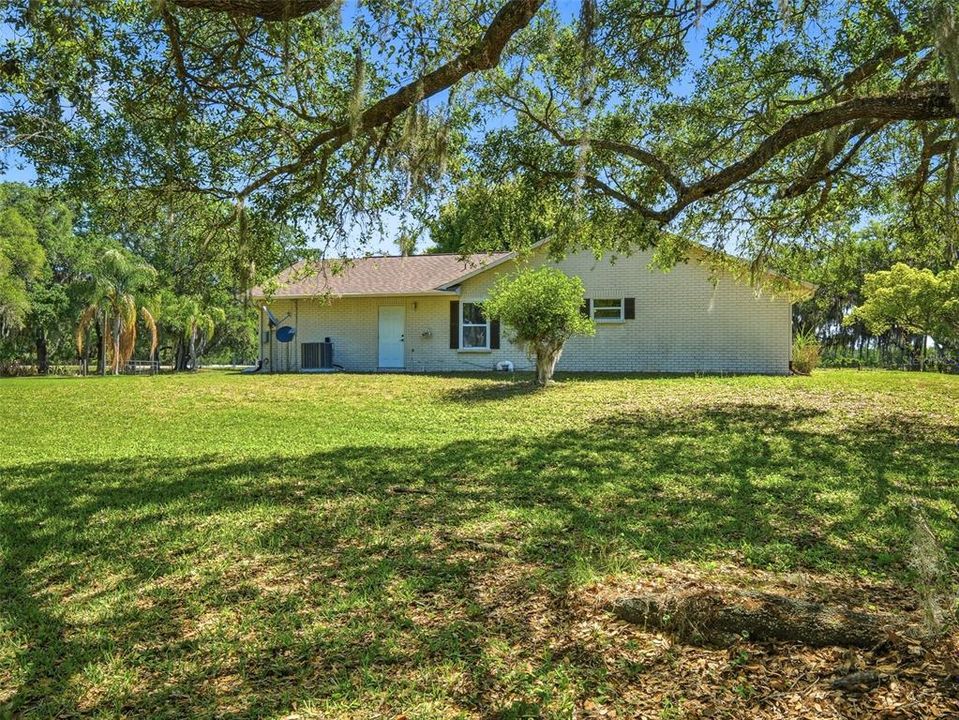 For Sale: $629,000 (3 beds, 2 baths, 1833 Square Feet)