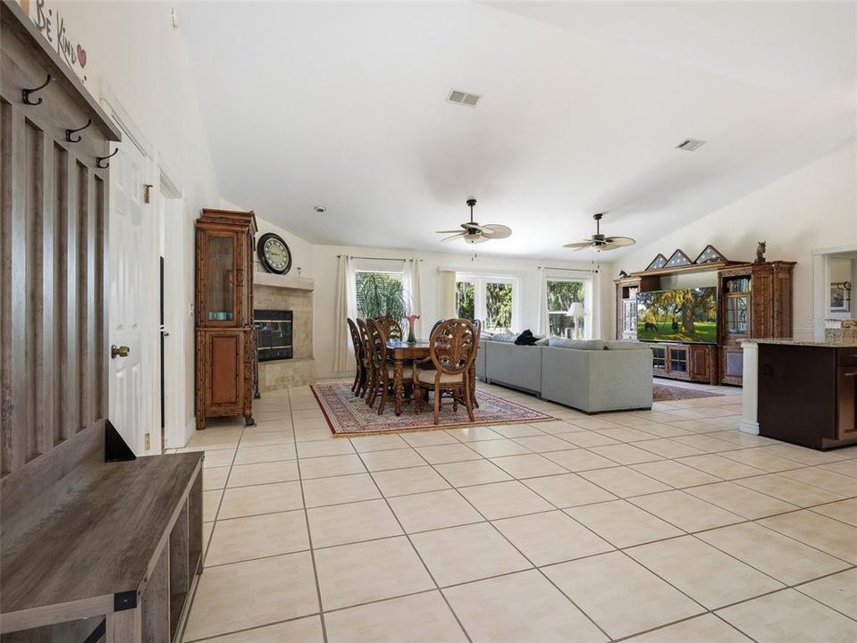 For Sale: $629,000 (3 beds, 2 baths, 1833 Square Feet)