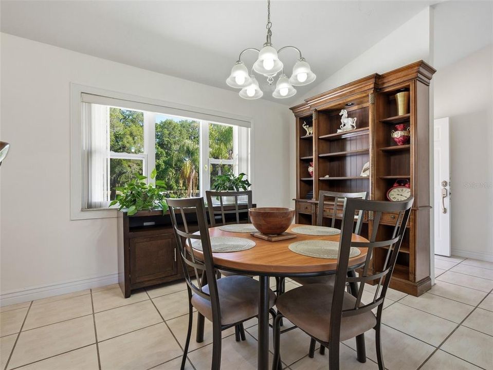 For Sale: $629,000 (3 beds, 2 baths, 1833 Square Feet)