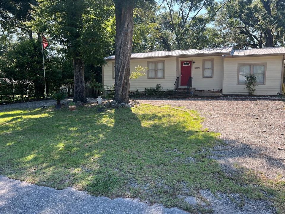 For Sale: $219,900 (3 beds, 1 baths, 1068 Square Feet)