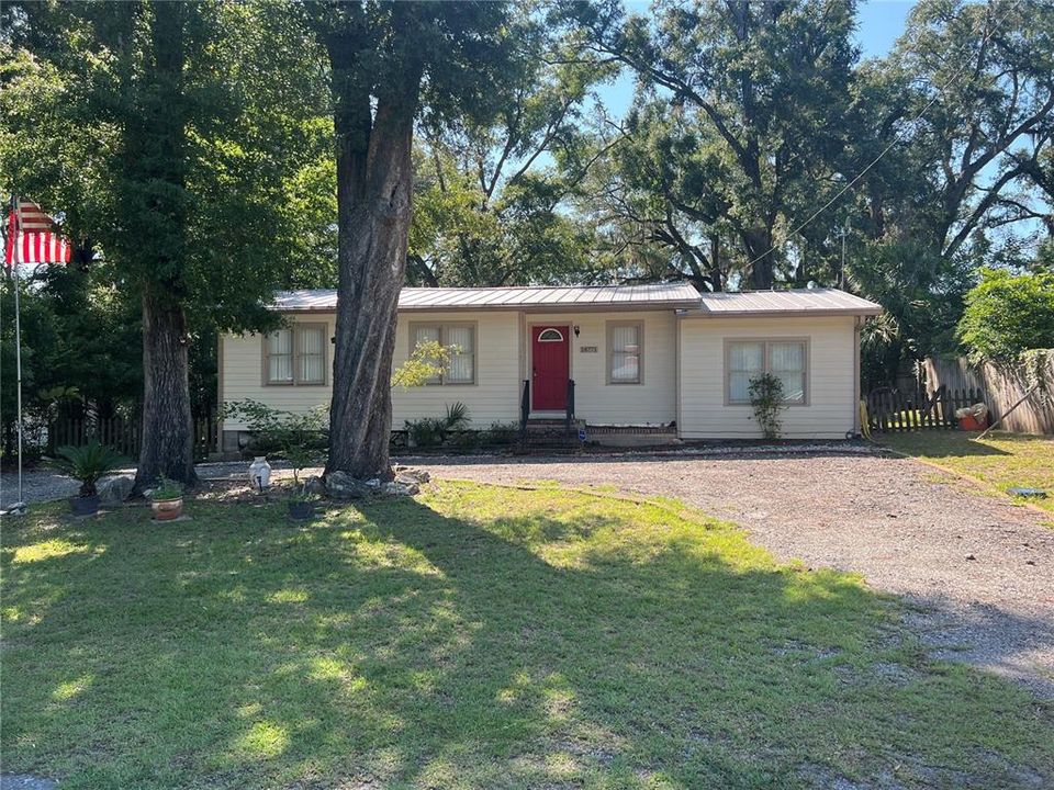 For Sale: $219,900 (3 beds, 1 baths, 1068 Square Feet)