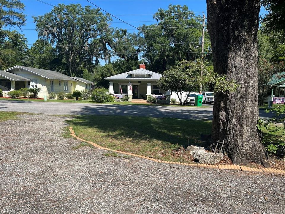 For Sale: $219,900 (3 beds, 1 baths, 1068 Square Feet)