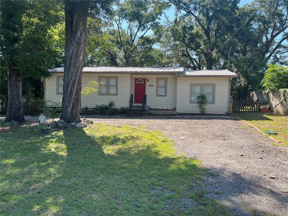For Sale: $219,900 (3 beds, 1 baths, 1068 Square Feet)