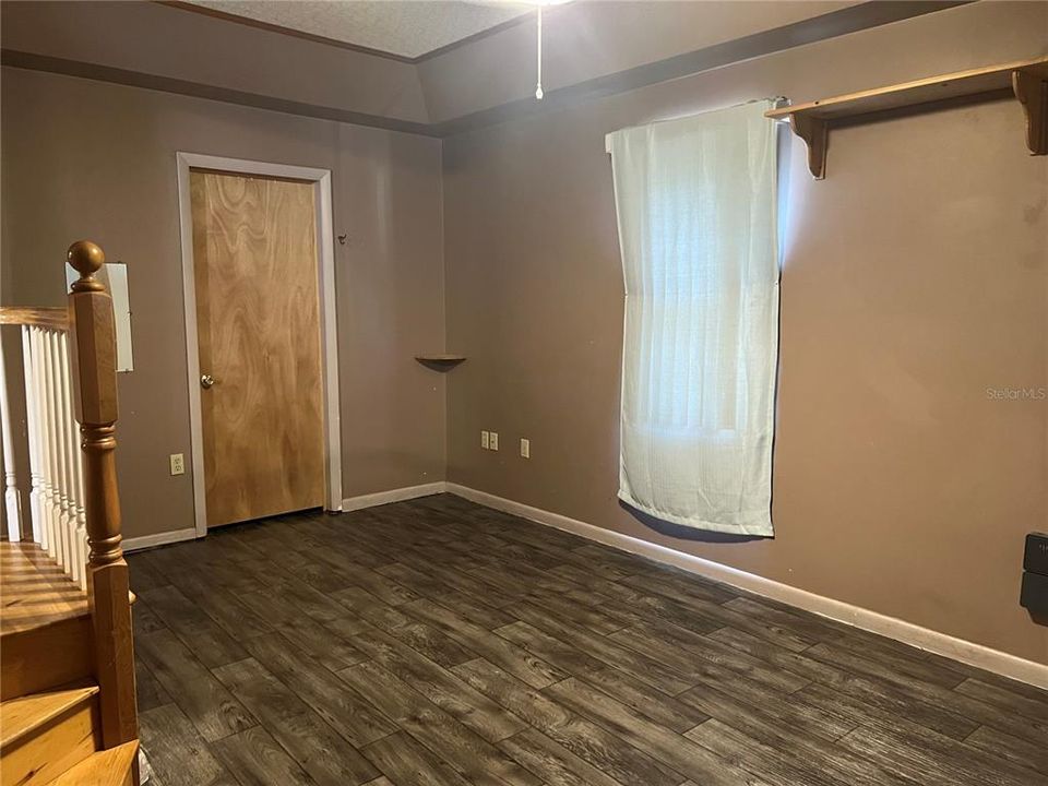 For Sale: $219,900 (3 beds, 1 baths, 1068 Square Feet)