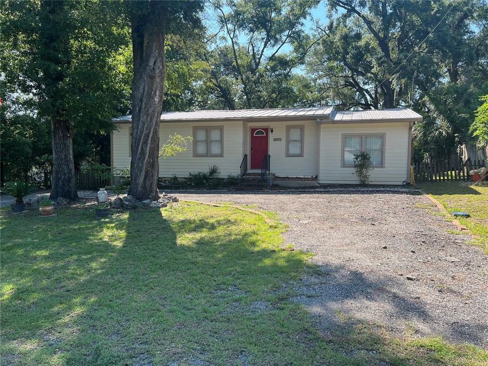 For Sale: $219,900 (3 beds, 1 baths, 1068 Square Feet)