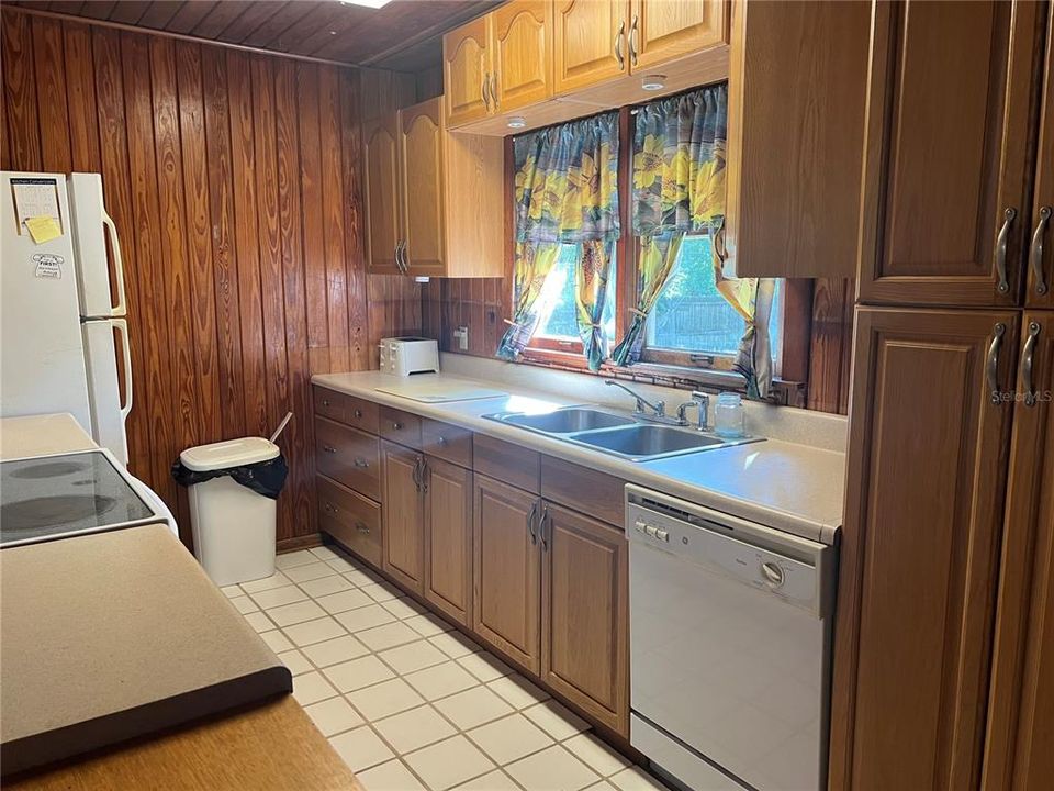 For Sale: $219,900 (3 beds, 1 baths, 1068 Square Feet)