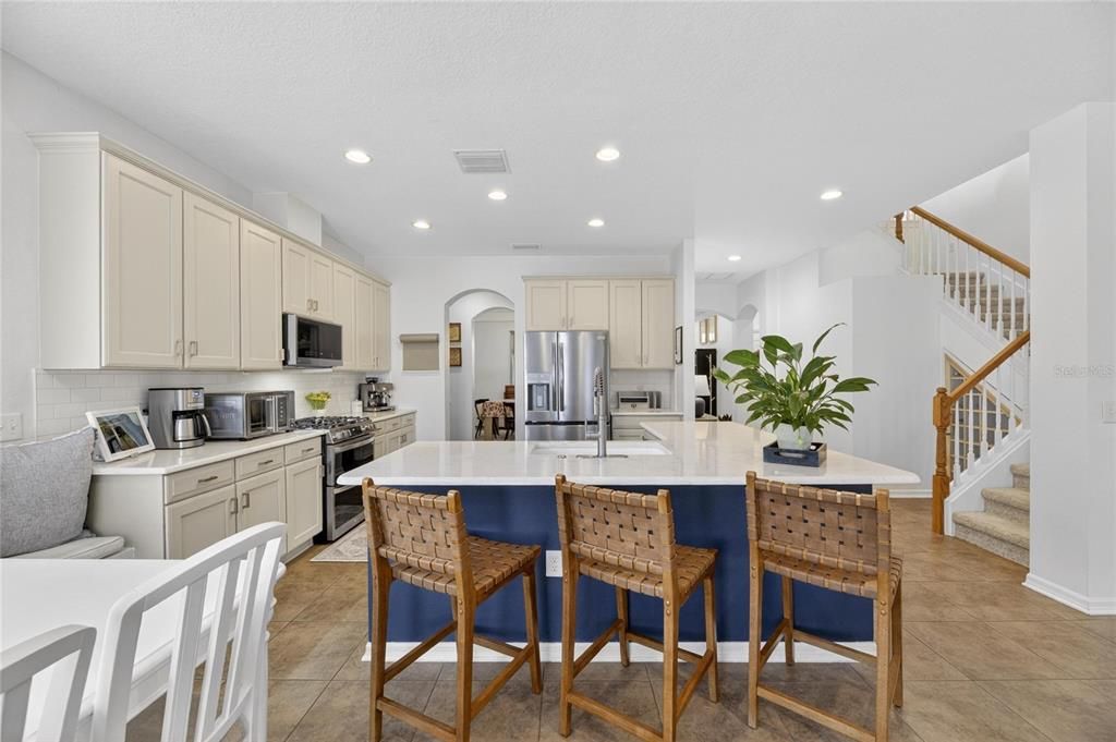 Active With Contract: $725,000 (4 beds, 2 baths, 3092 Square Feet)