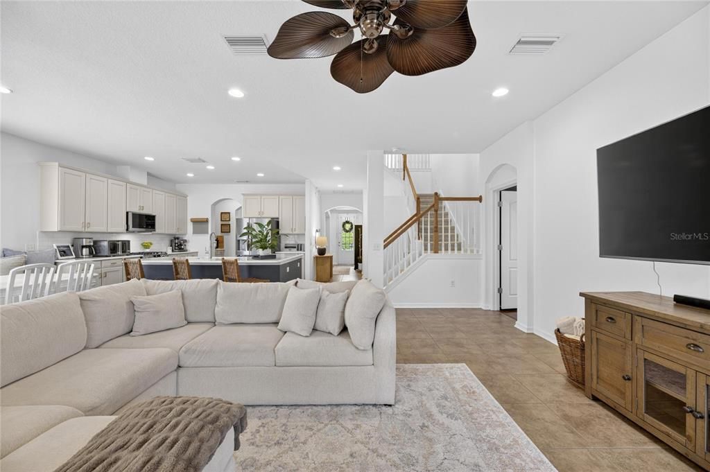 Active With Contract: $725,000 (4 beds, 2 baths, 3092 Square Feet)