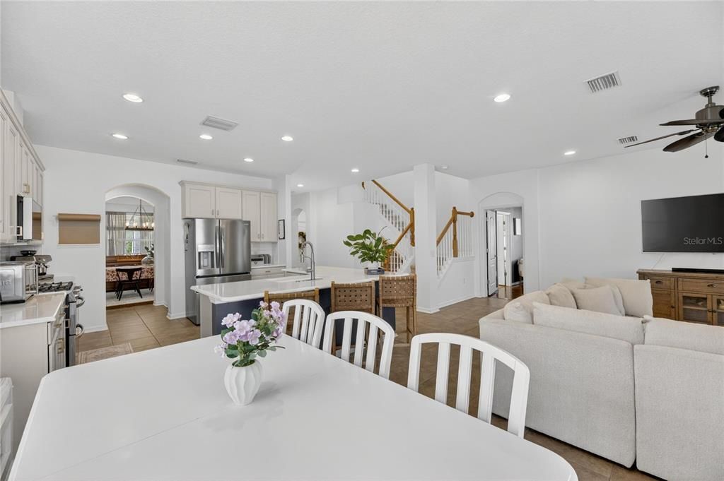 Active With Contract: $725,000 (4 beds, 2 baths, 3092 Square Feet)