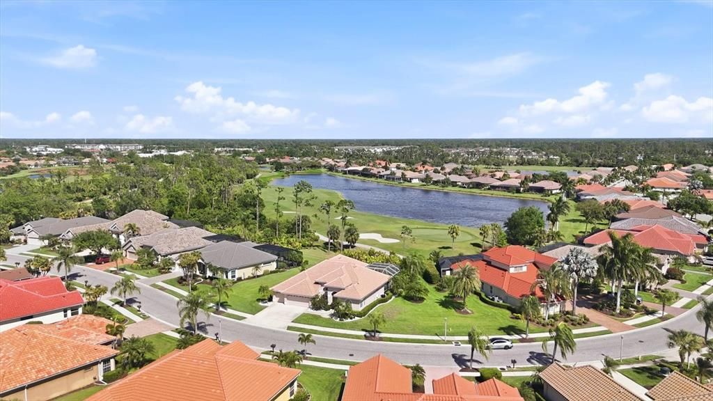 En Venta: $650,000 (4 camas, 3 baños, 2667 Pies cuadrados)