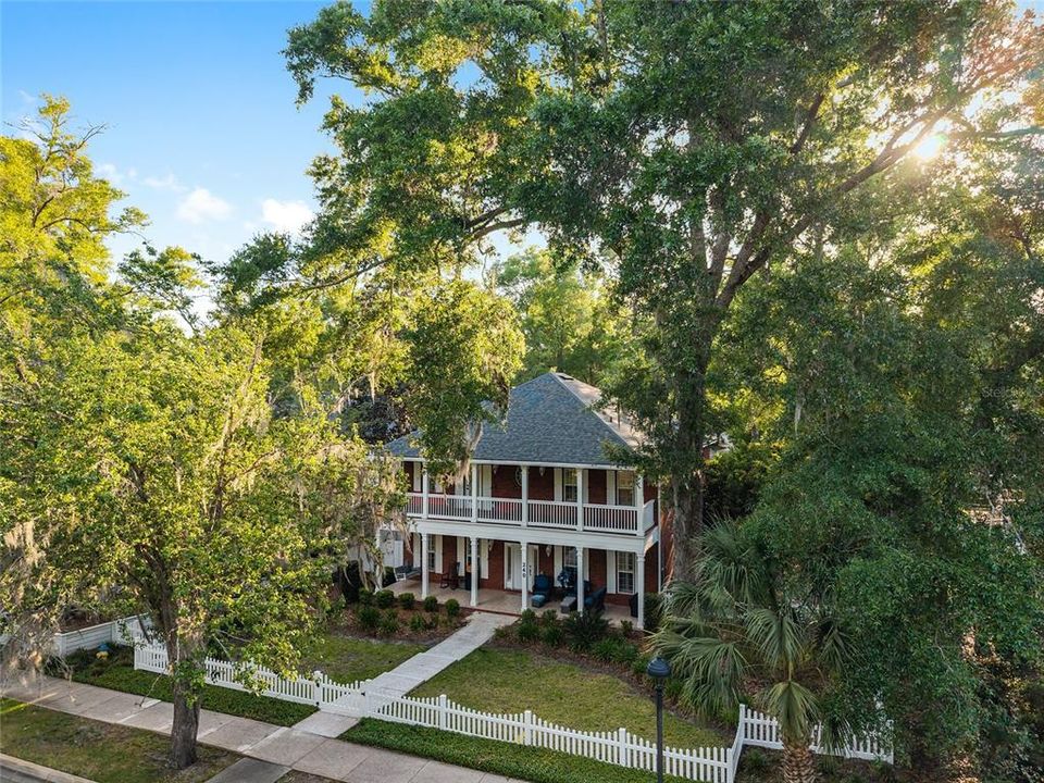 En Venta: $799,000 (4 camas, 3 baños, 2837 Pies cuadrados)
