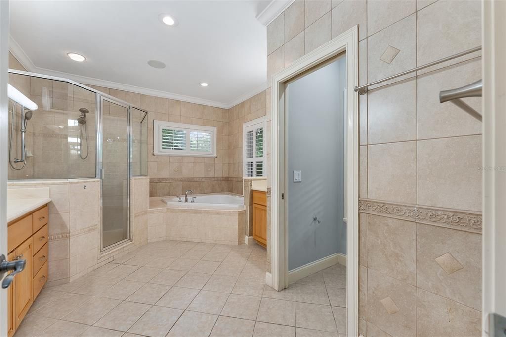 En Venta: $799,000 (4 camas, 3 baños, 2837 Pies cuadrados)