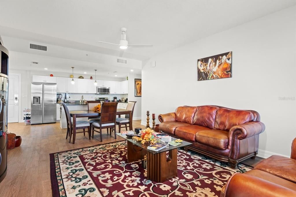 В аренду: $1,980 (2 спален, 2 ванн, 1332 Квадратных фут)