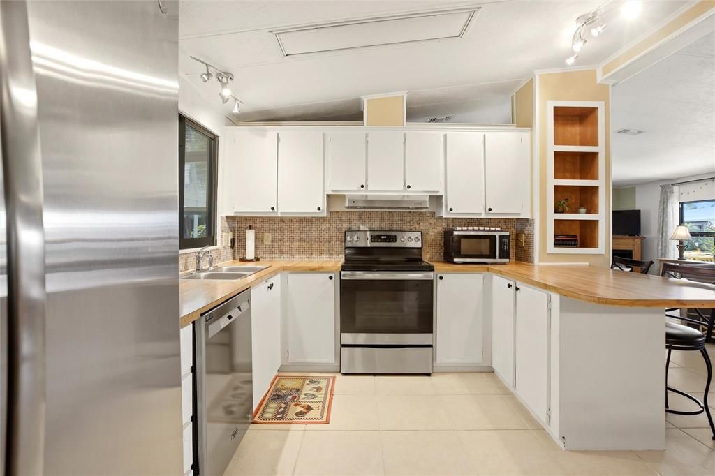 For Sale: $179,900 (3 beds, 2 baths, 1482 Square Feet)