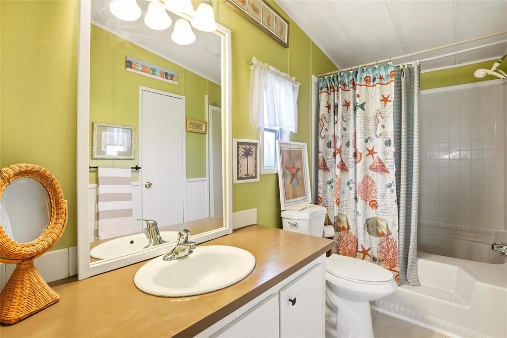 For Sale: $179,900 (3 beds, 2 baths, 1482 Square Feet)