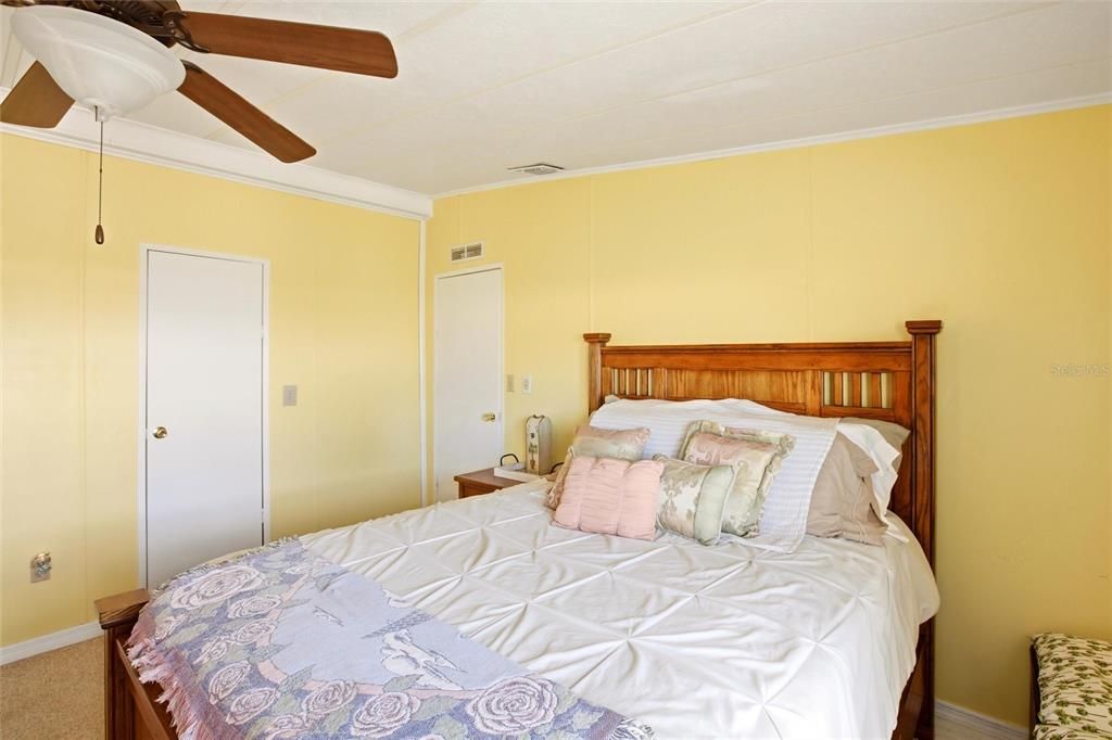 For Sale: $179,900 (3 beds, 2 baths, 1482 Square Feet)