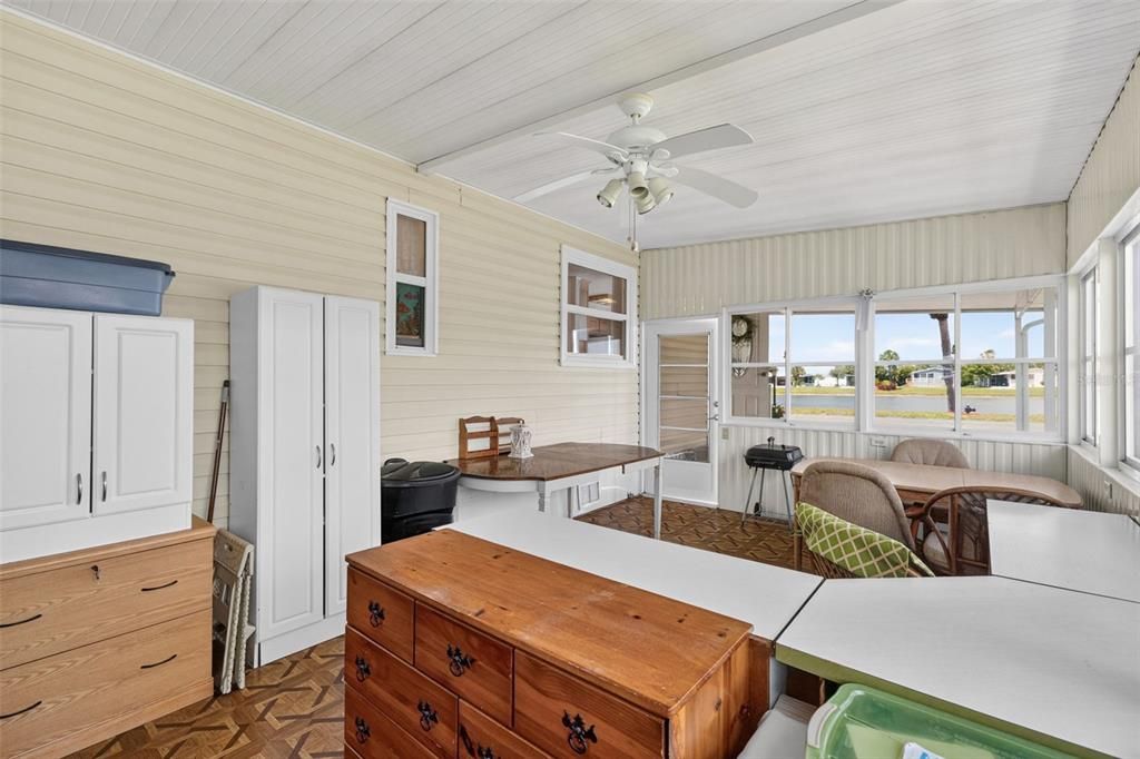 For Sale: $145,000 (2 beds, 2 baths, 1244 Square Feet)