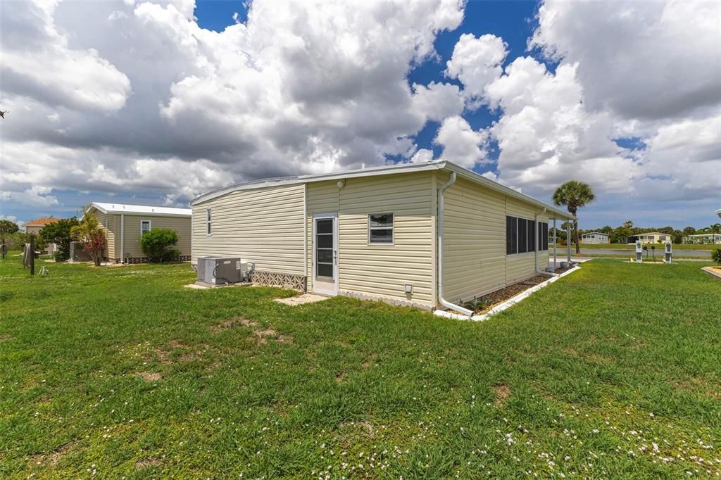 For Sale: $145,000 (2 beds, 2 baths, 1244 Square Feet)