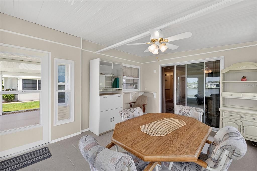 For Sale: $145,000 (2 beds, 2 baths, 1244 Square Feet)