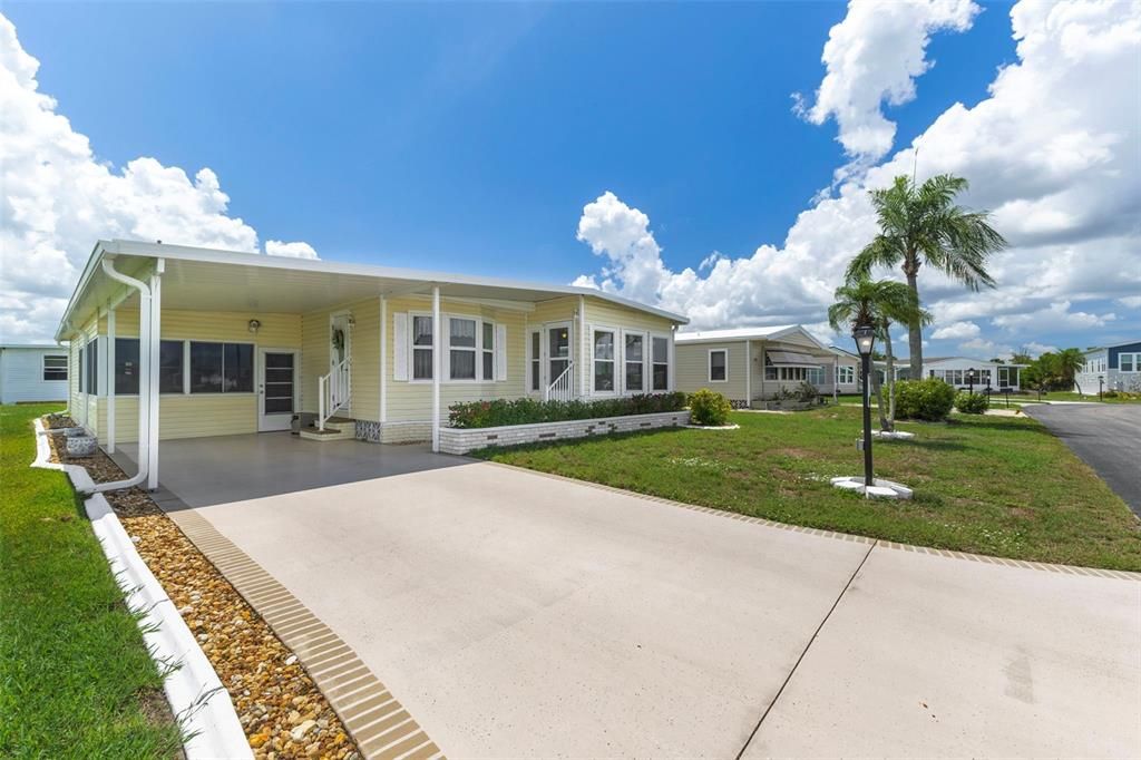 For Sale: $145,000 (2 beds, 2 baths, 1244 Square Feet)