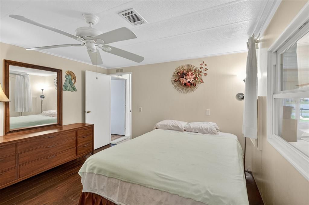 For Sale: $145,000 (2 beds, 2 baths, 1244 Square Feet)