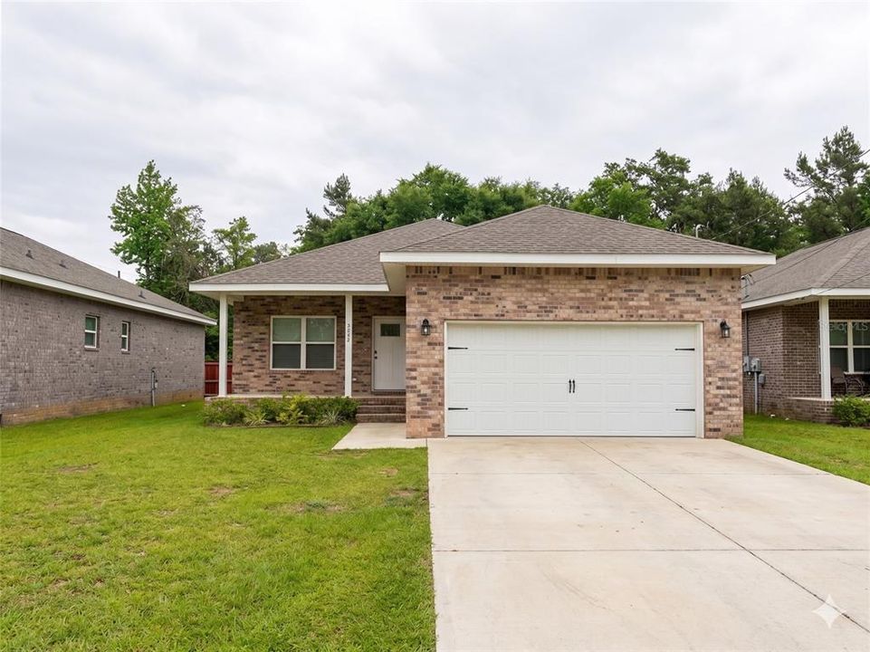 For Sale: $335,000 (4 beds, 2 baths, 1930 Square Feet)