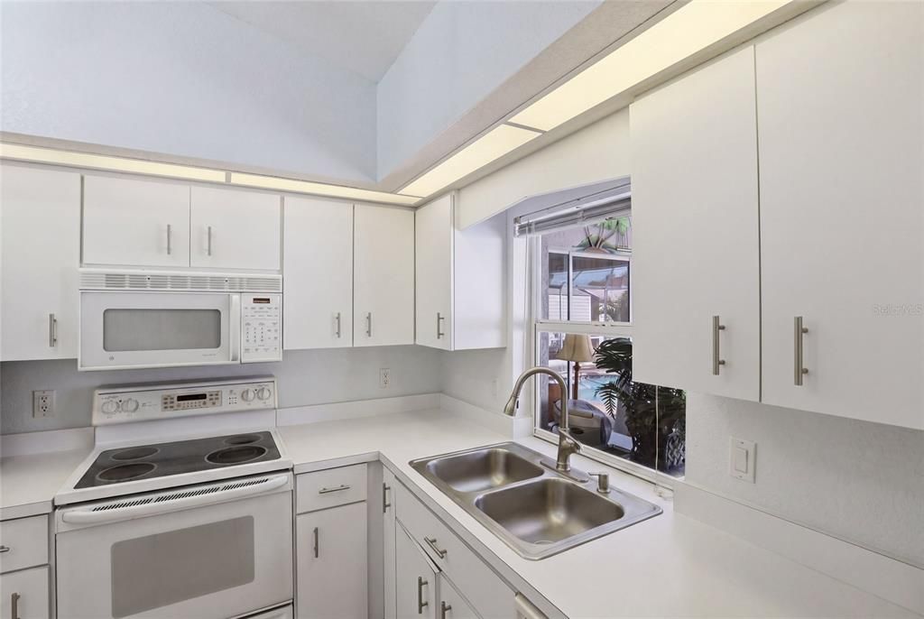 В аренду: $2,650 (3 спален, 2 ванн, 1369 Квадратных фут)