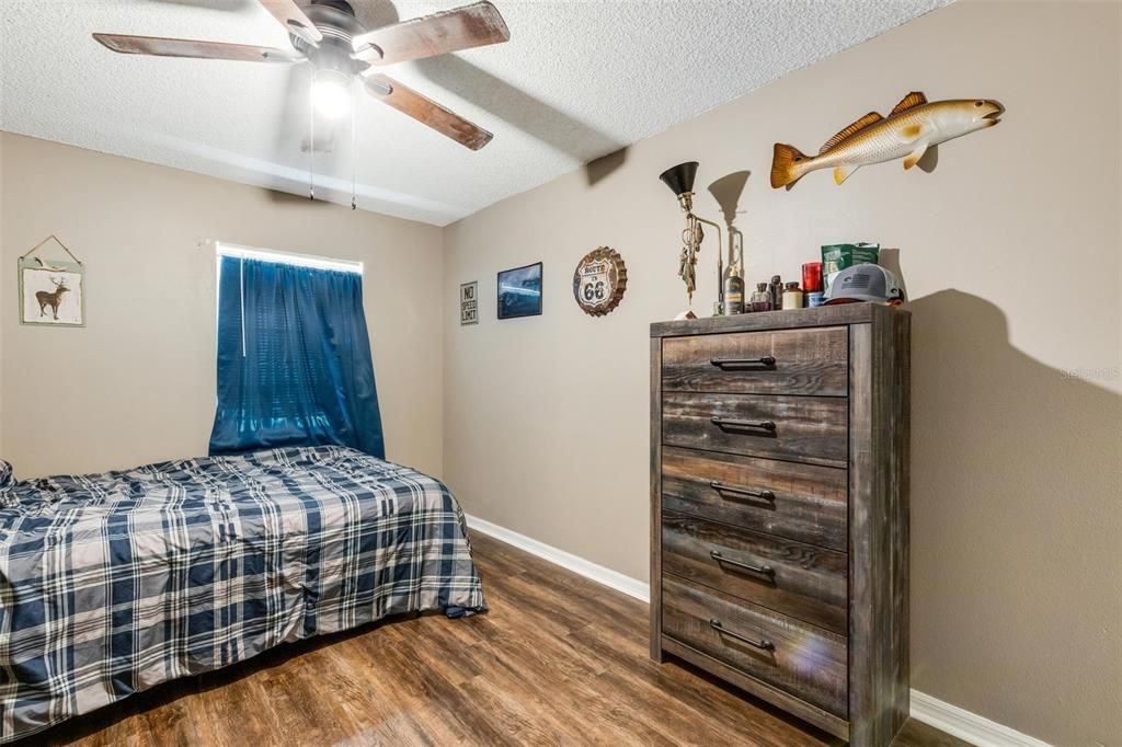 Activo con contrato: $230,000 (3 camas, 2 baños, 1223 Pies cuadrados)