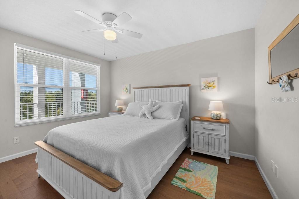For Sale: $475,000 (2 beds, 2 baths, 1132 Square Feet)