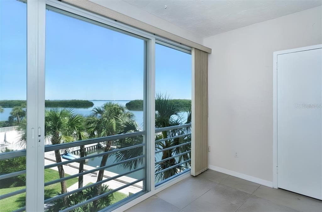 For Sale: $475,000 (2 beds, 2 baths, 1132 Square Feet)