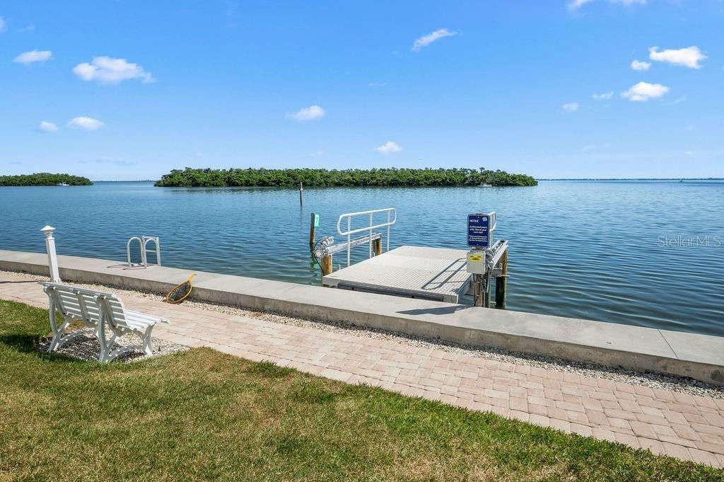For Sale: $475,000 (2 beds, 2 baths, 1132 Square Feet)