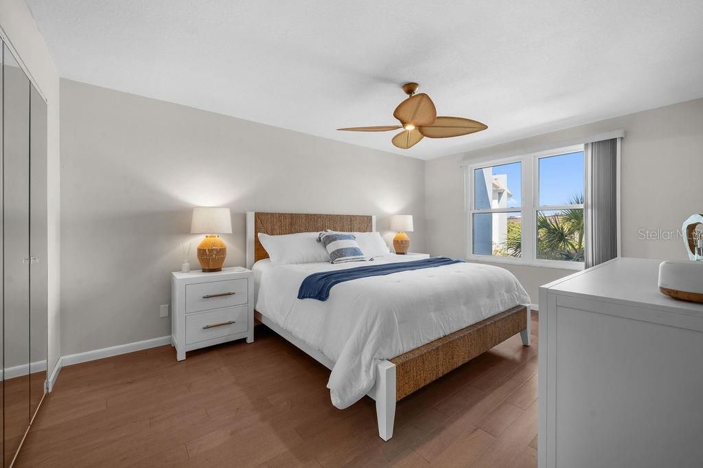 For Sale: $475,000 (2 beds, 2 baths, 1132 Square Feet)
