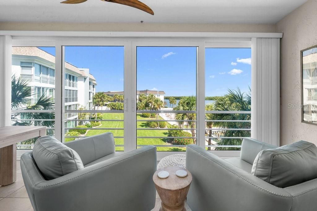 For Sale: $475,000 (2 beds, 2 baths, 1132 Square Feet)