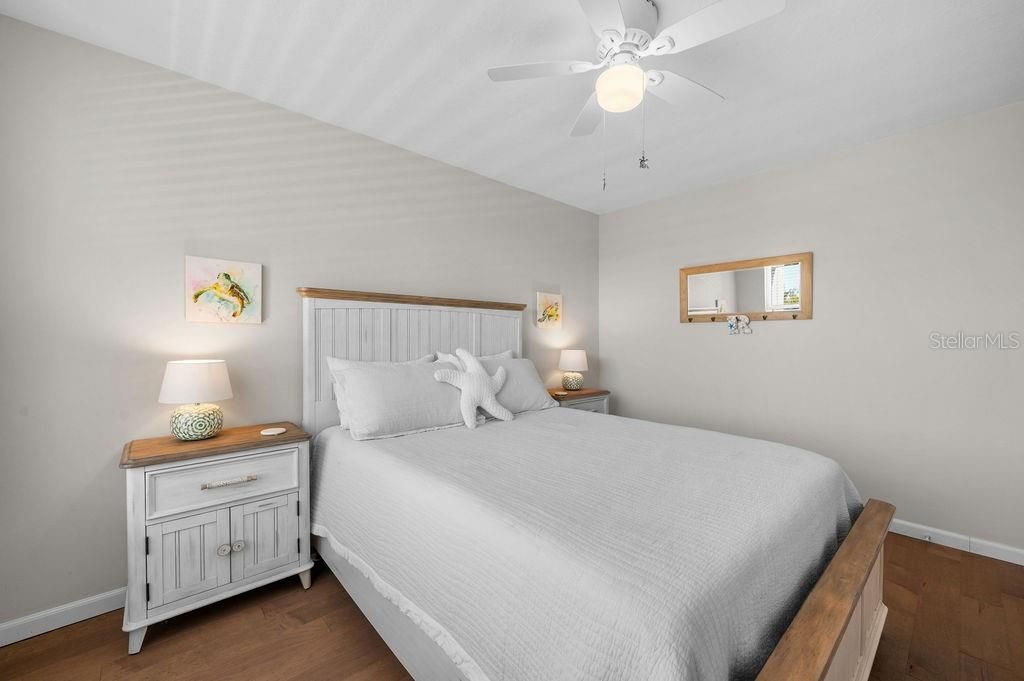 For Sale: $475,000 (2 beds, 2 baths, 1132 Square Feet)