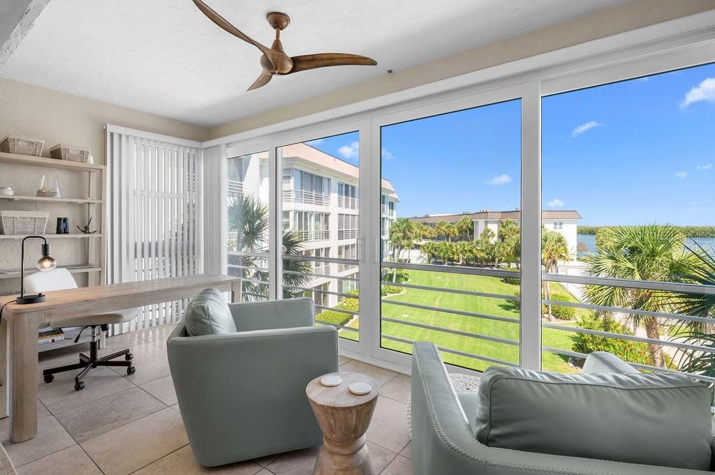 For Sale: $475,000 (2 beds, 2 baths, 1132 Square Feet)