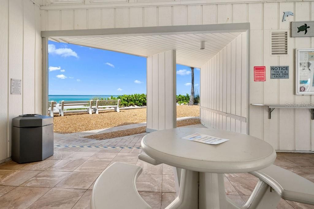 For Sale: $475,000 (2 beds, 2 baths, 1132 Square Feet)