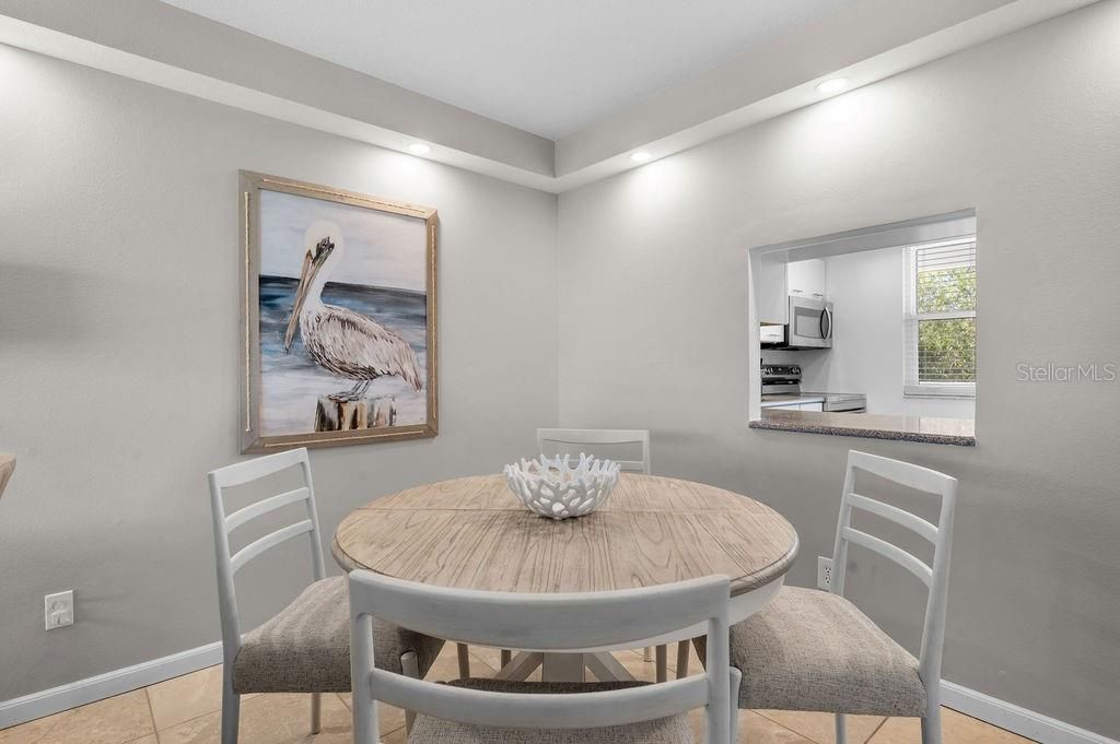 For Sale: $475,000 (2 beds, 2 baths, 1132 Square Feet)