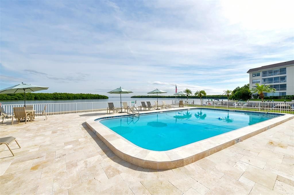 For Sale: $475,000 (2 beds, 2 baths, 1132 Square Feet)