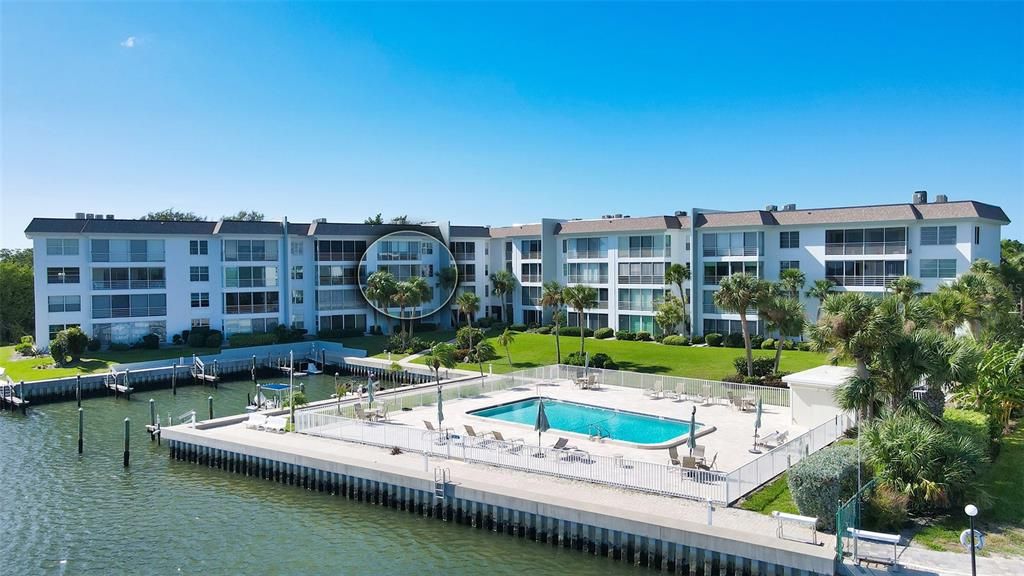 For Sale: $475,000 (2 beds, 2 baths, 1132 Square Feet)