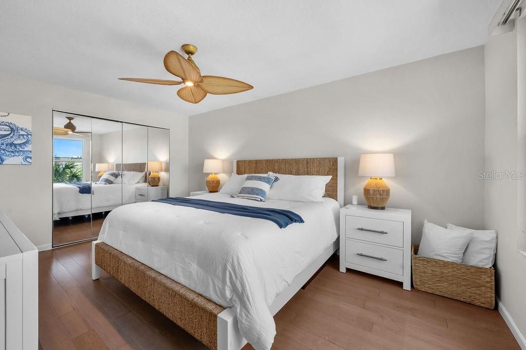 For Sale: $475,000 (2 beds, 2 baths, 1132 Square Feet)