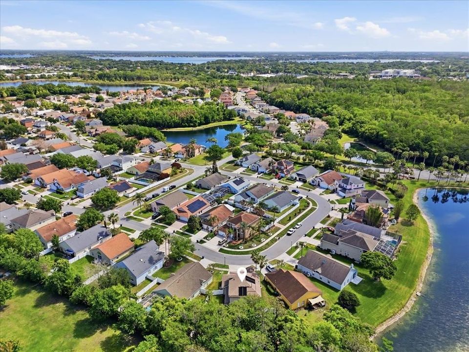 Под контрактом: $599,999 (4 спален, 2 ванн, 2453 Квадратных фут)