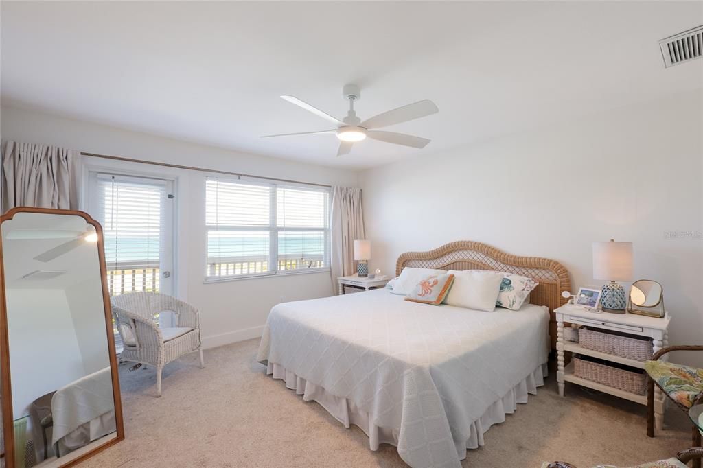 For Sale: $2,100,000 (2 beds, 2 baths, 1276 Square Feet)