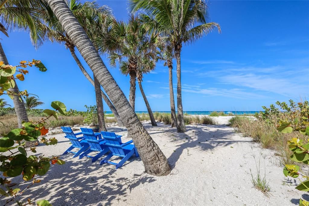 For Sale: $2,100,000 (2 beds, 2 baths, 1276 Square Feet)
